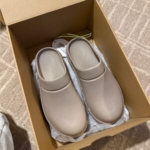 OOFOS Taupe Slip-On Clogs